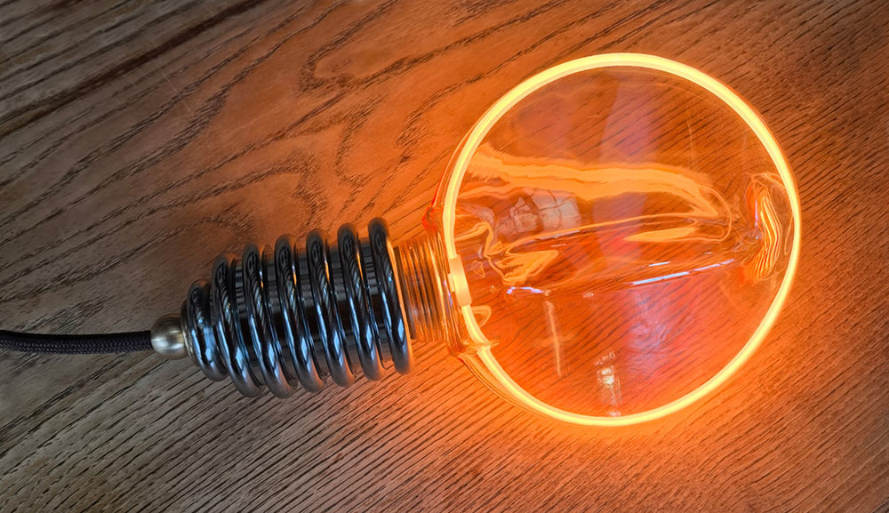 Lampe décorative LED G130 Sanah –  couleur d'éclairage 1800K, verre ambré